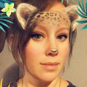 Hi there. Meet Your Posher, Kasey😃 thx4shares